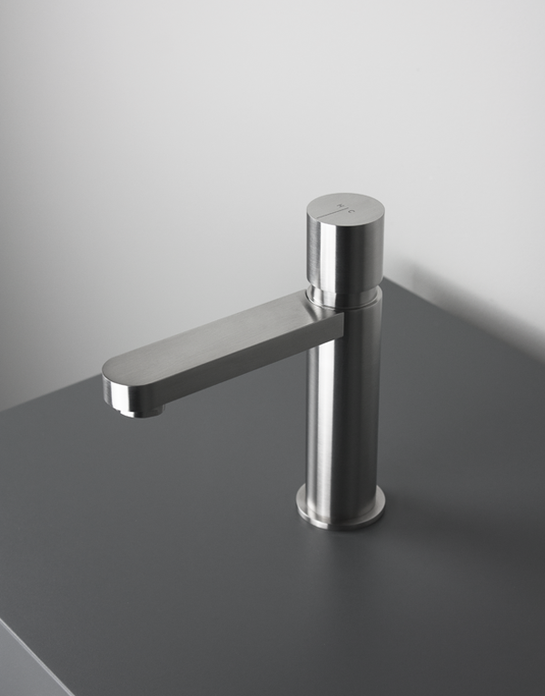 Miscelatore lavabo Ø40mm inox 316L s / scarico, bocca l. 12cm, finitura 022 - brushed