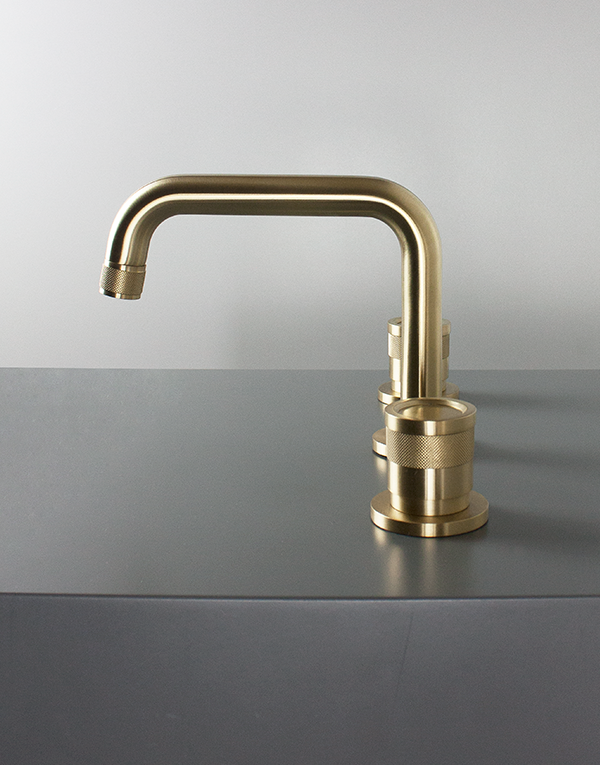 3-hole washbasin mixer Ø38mm stainless steel inox 316L w/o waste, low spout, finish 141 - high brass