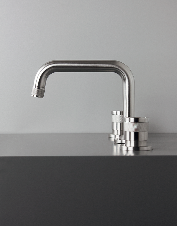 3-hole washbasin mixer Ø38mm stainless steel inox 316L w/o waste, low spout, finish 022 - brushed