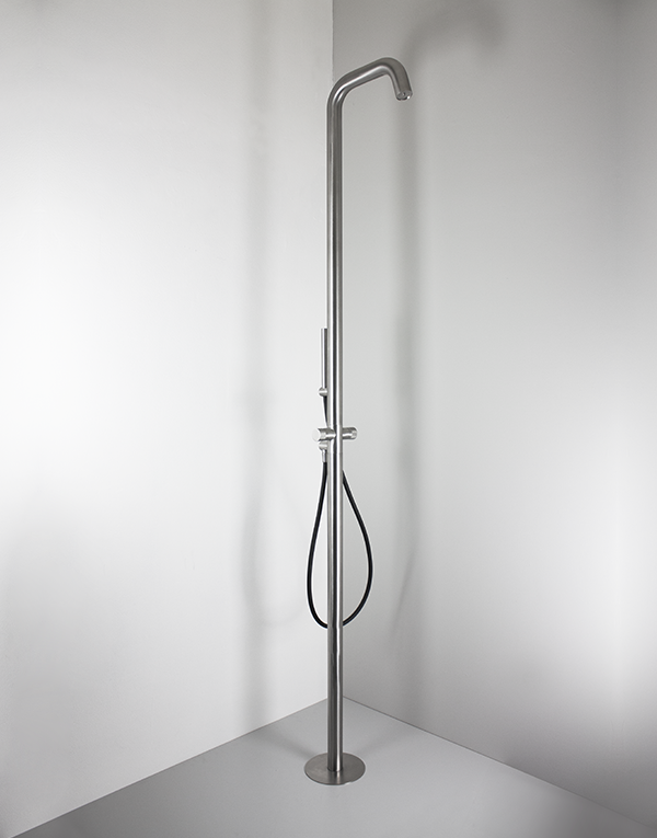 Freestanding shower column Ø50mm stainless steel inox 316L, w/ progressive mixer and 2-way rotating diverter, full inox hand shower with l. 160cm flexible tube and knurled handle, finish 022 - brushed